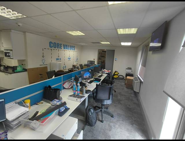 275M² OFFICE TO LET IN MAGALIESSIG